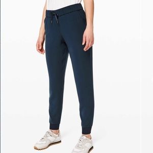 Lululemon On the Fly Jogger - Size 12 NWT